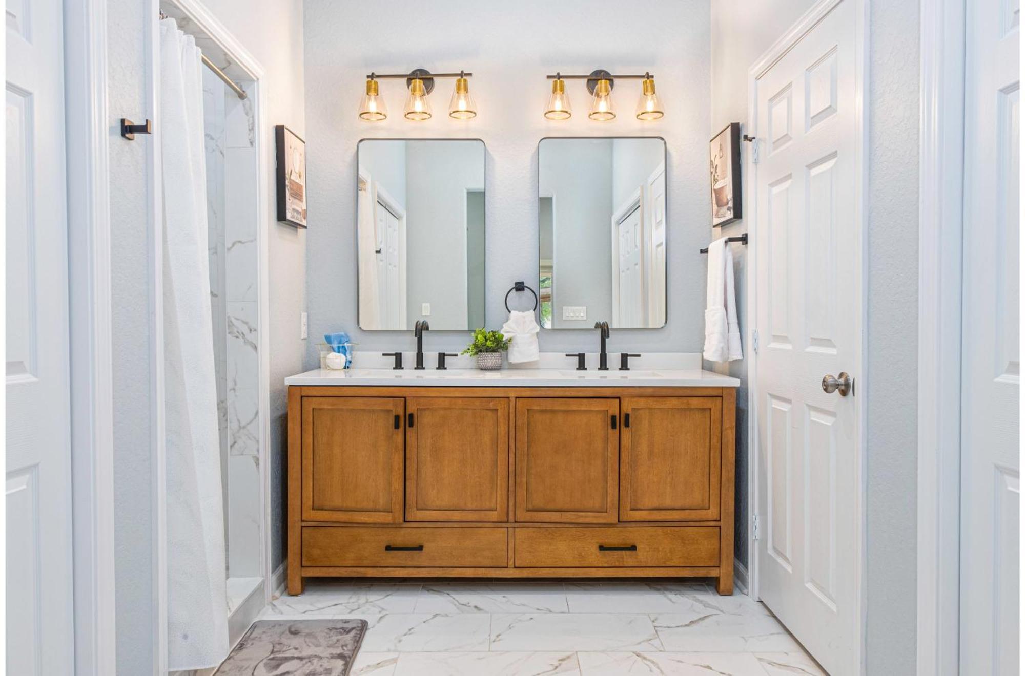 Comfort And Style 4br3ba Near Riverwalk And Dtown San Antonio