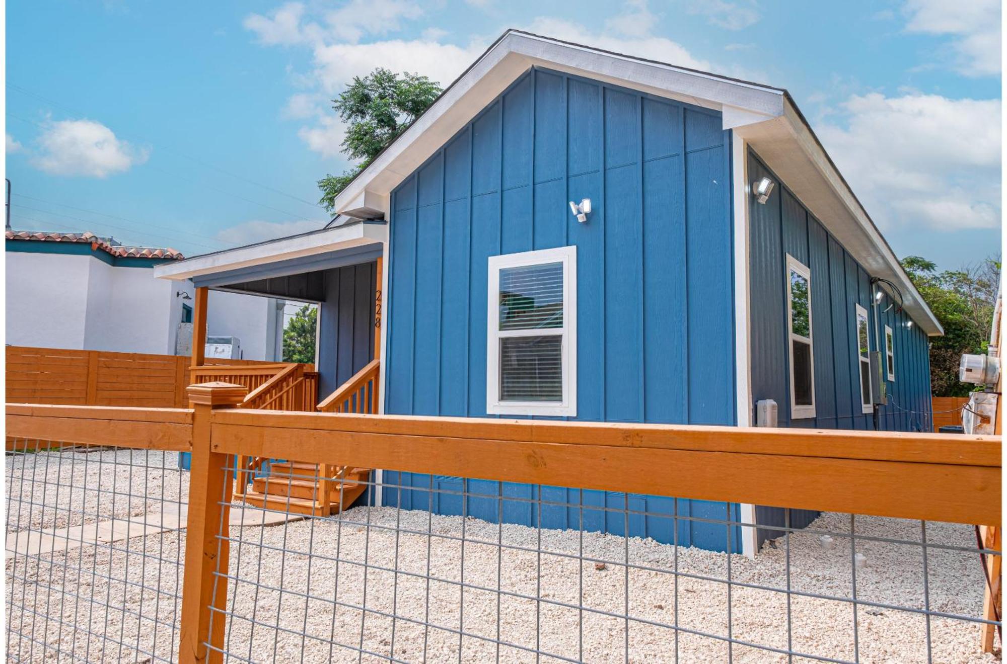 Comfort And Style 4br3ba Near Riverwalk And Dtown Holiday home San Antonio