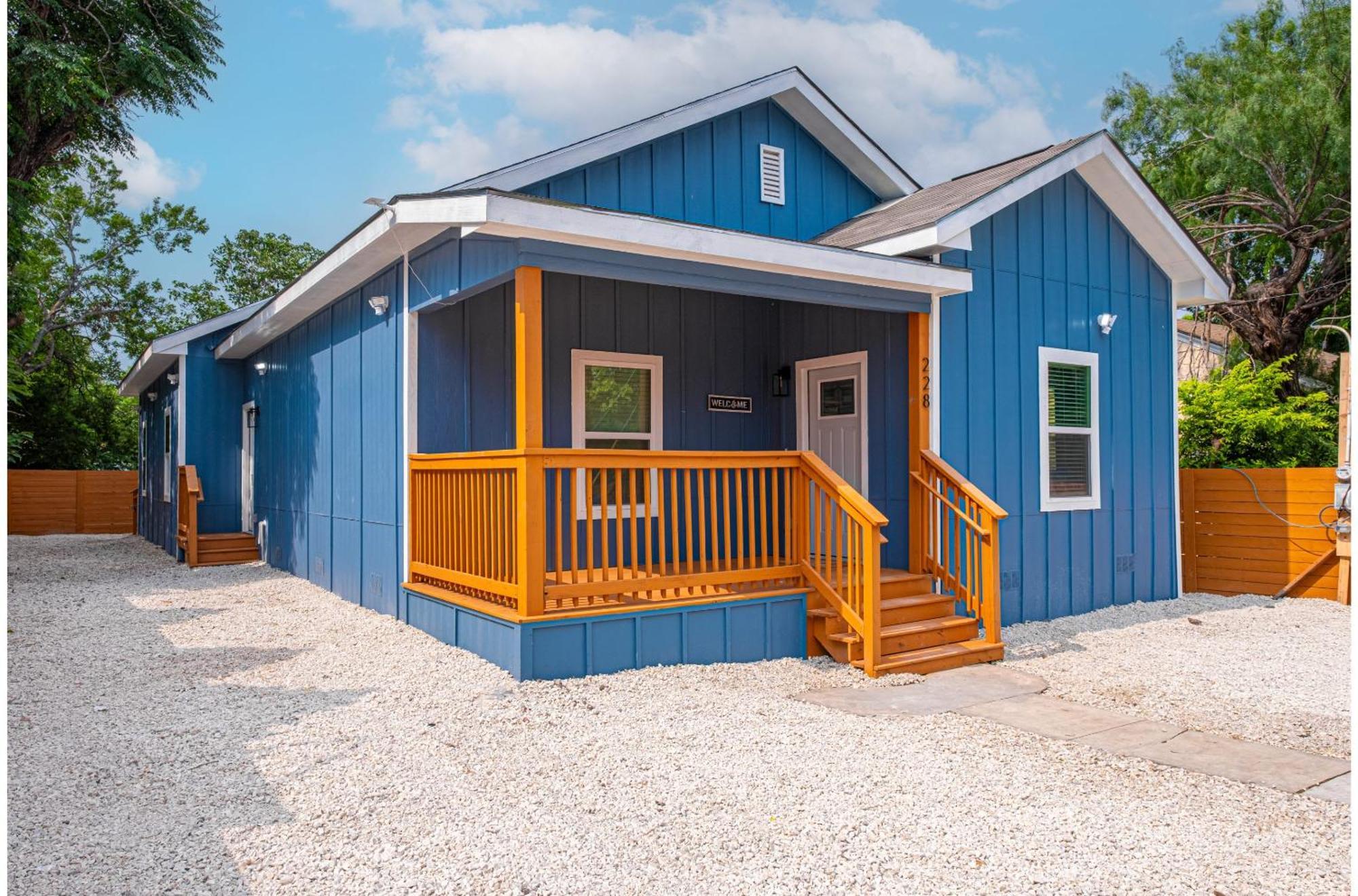 Comfort And Style 4br3ba Near Riverwalk And Dtown *